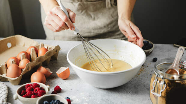 Шеф-повар Андреева рассказала, сколько яиц нужно класть в блины