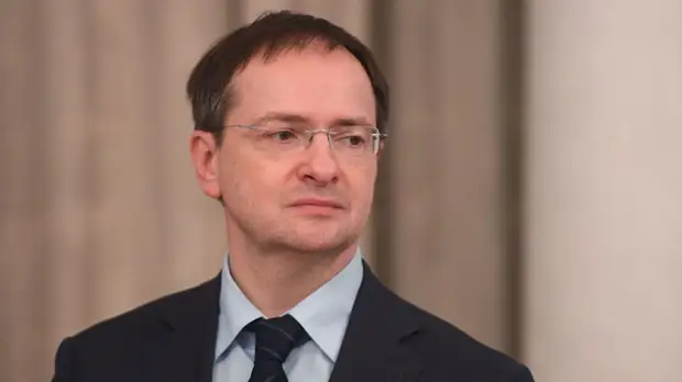 Мединский не одобрил увольнение главного музейного хранителя Третьяковки