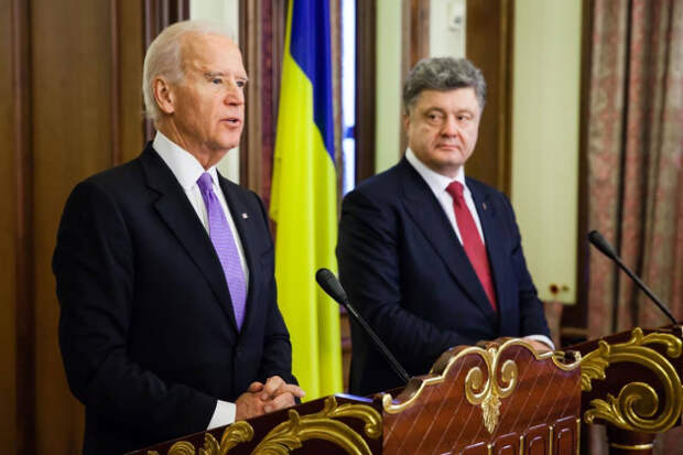 Погребинский рассказал о прощальной «подставе» Байдена для Порошенко Погребинский рассказал о прощальной «подставе» Байдена для Порошенко