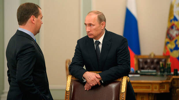 Поддержка россиянами курса Путина и Медведева неуклонно растет