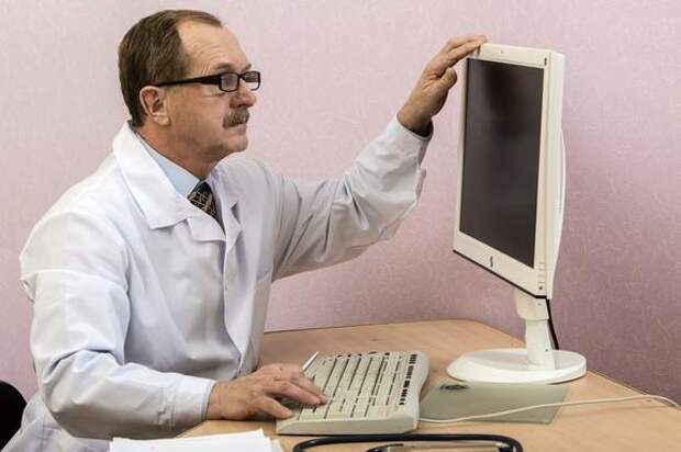 Восемь сигналов организма о приближении инсульта головного мозга назвали врачи