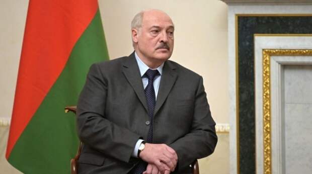 “Уселись на американскую кобылу и скачут”: Лукашенко проехался по полякам