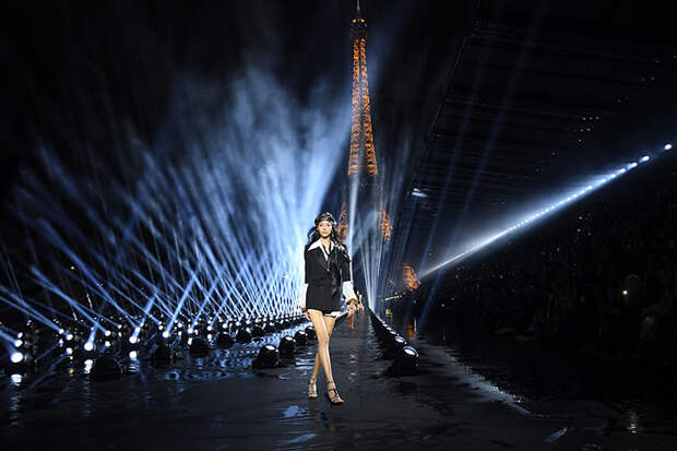 Показ Saint Laurent весна-лето 2020