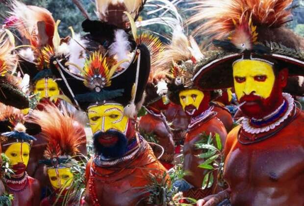 14. Племя матаса, Папуа - Новая Гвинея - тростниковые палочки в рот и нос мир, ритуал, странность