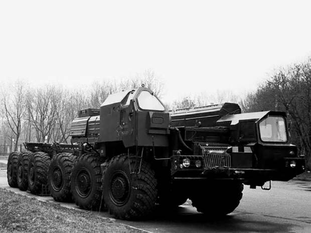 6-осный полноприводный МАЗ-547В - база для ракетного комплекса «Пионер». | Фото: i.wheelsage.org.