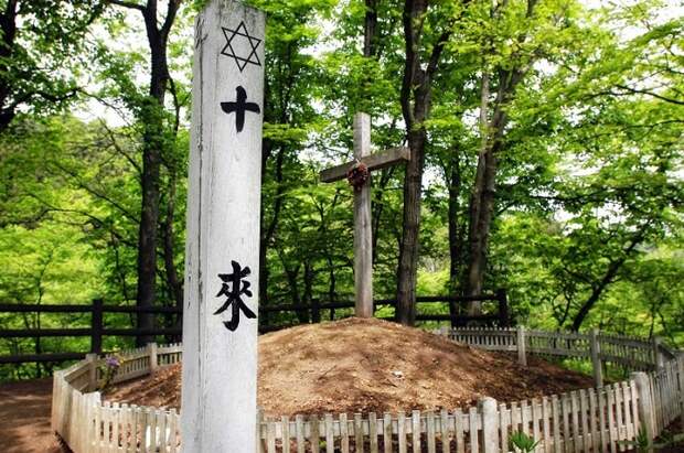 Исторические памятники и архитектурные находки, подлинность которых вызывает сомнения