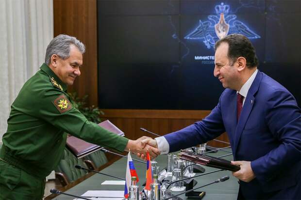 Россия и Армения подписали договор об объединенной группировке войск