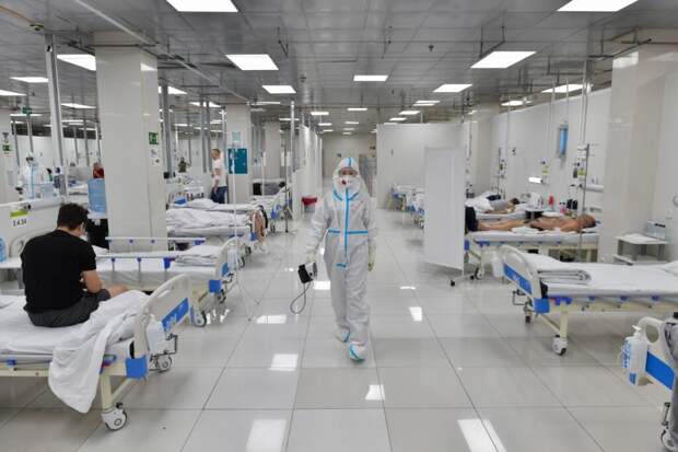 Растет число заражений вариантом COVID-19 «Страус» по России