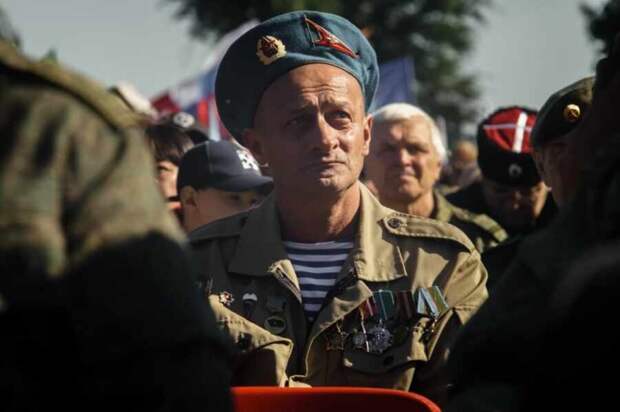 Символ Русской Победы: на Саур-Могилу приехали тысячи ветеранов боевых действий