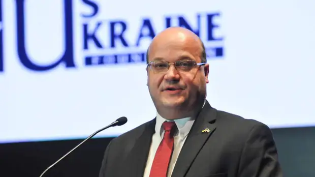 Украинский дипломат Чалый считает, что Порошенко преследуют по «требованию Путина»