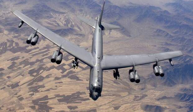 США направили в сторону Черного моря стратегический бомбардировщик B-52H Stratofortress