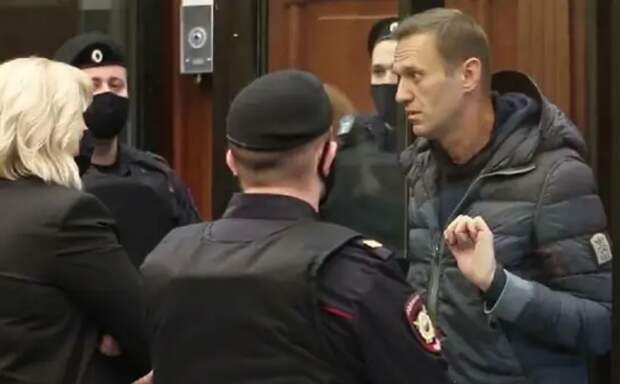 Смятение и паника в стае кураторов российской «оппозиции»