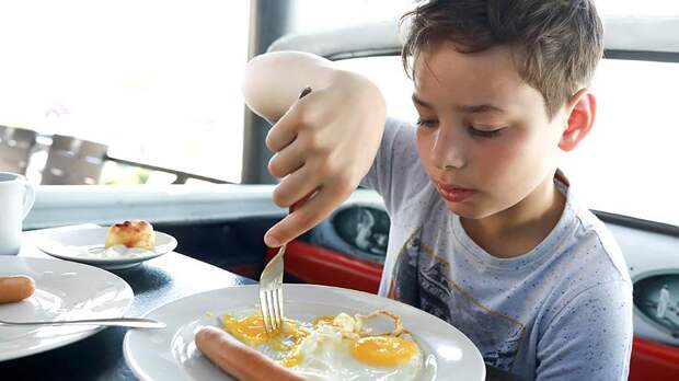 Нутрициолог перечислила худшие пищевые привычки из детства