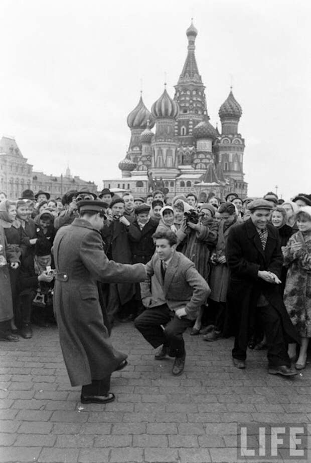 12 апреля 1961 года. Всенародное ликование СССР, гагарин, космос, ностальгия