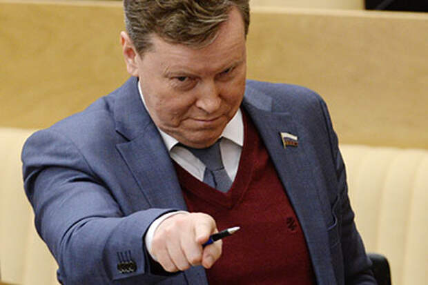 Олег Нилов