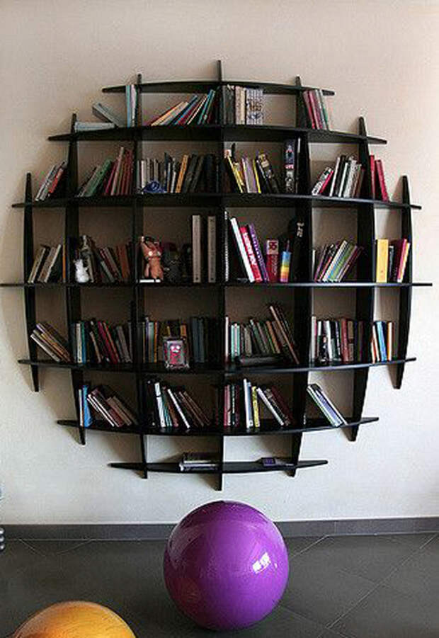 Книжная полка.