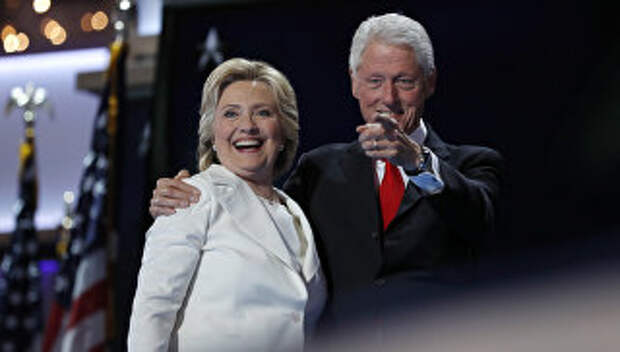 Хиллари и Билл Клинтон. Архивное фото.