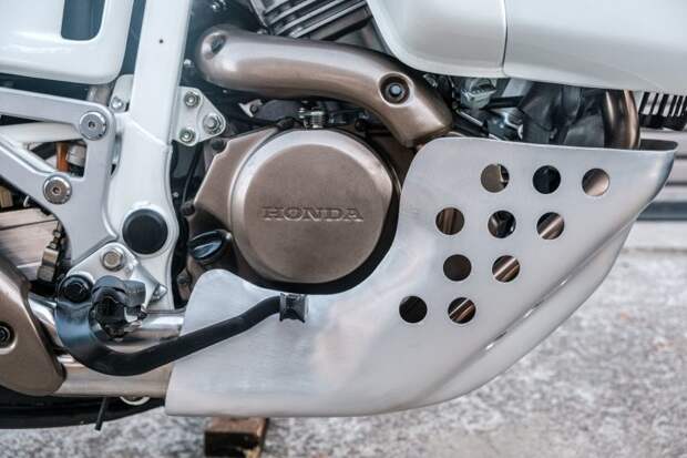 Honda Africa Twin  — капсула времени, которая 30 лет простояла в музее