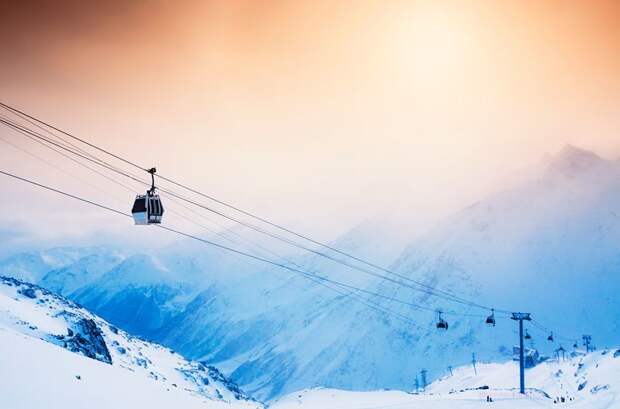 Лыжный склон и канатная дорога на горнолыжном курорте, Эльбрус, Кавказ зима, красота, природа, россия, фото