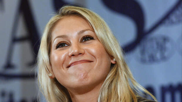 «Мои солнышки»: Курникова впервые показала всех своих детей от Иглесиаса