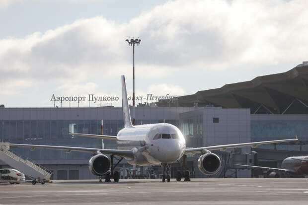 В аэропорту Пулково столкнулись два самолета