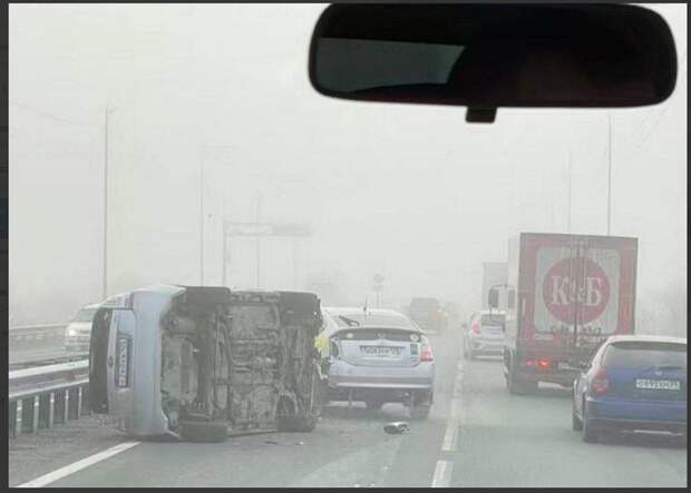 Два «приуса» не поделили трассу из Владивостока в аэропорт