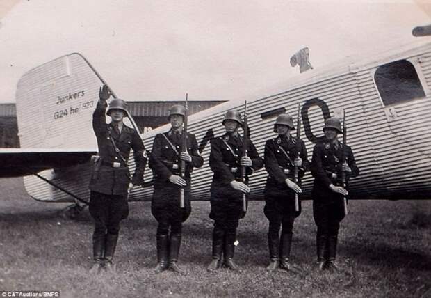 Экипаж самолета Junkers G24 адольф гитлер, гитлер, исторические фотографии, ретрофото, фотоальбом