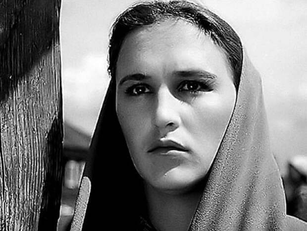 Нонна Мордюкова в роли Стеши Ряшкиной из к/ф «Чужая родня» (1955). | Фото: proarrt.ru.