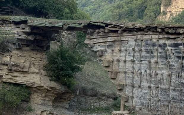 Построен без единого гвоздя — интересный мост в Дагестане