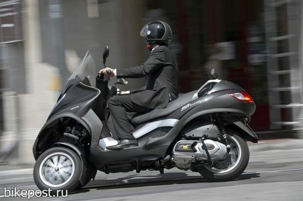 Трицикл Piaggio MP3 Touring 2012