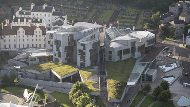 Здание Парламента Шотландии в Эдинбурге. Архивное фото