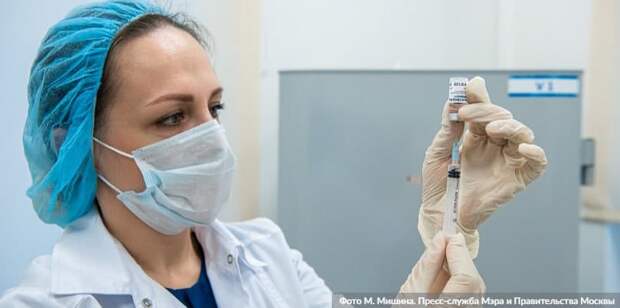 В Москве заработали выездные бригады вакцинации против коронавируса. Фото: М. Мишин mos.ru