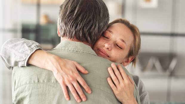 Женщина рассказала об отношениях с мужем старше нее на 21 год