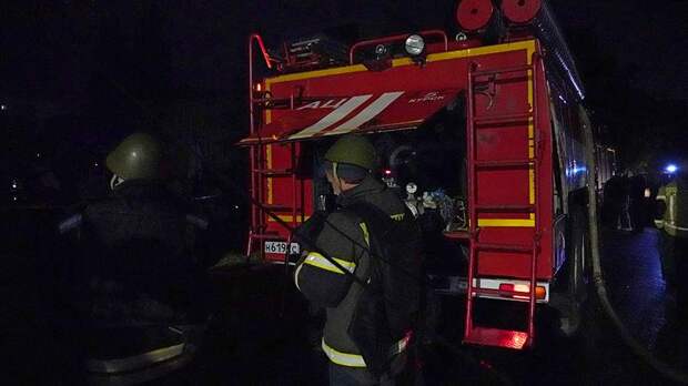 В Подольске на площади не менее 1,5 тыс. кв.м загорелся автосервис