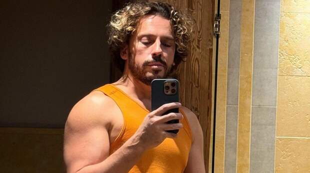 Иноагент Максим Галкин взорвал соцсети новым образом мачо