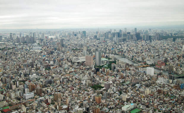 Токио Скайтри Токио, Япония 634 м Дословно название 東京スカイツリ (сукай цури) переводится как Небесное дерево. Такое поэтическое наименования башня получила по итогам конкурса, участие в котором приняли все жители Японии.