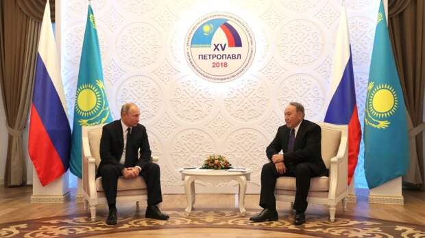 Путин поздравил президента Казахстана с Днем независимости