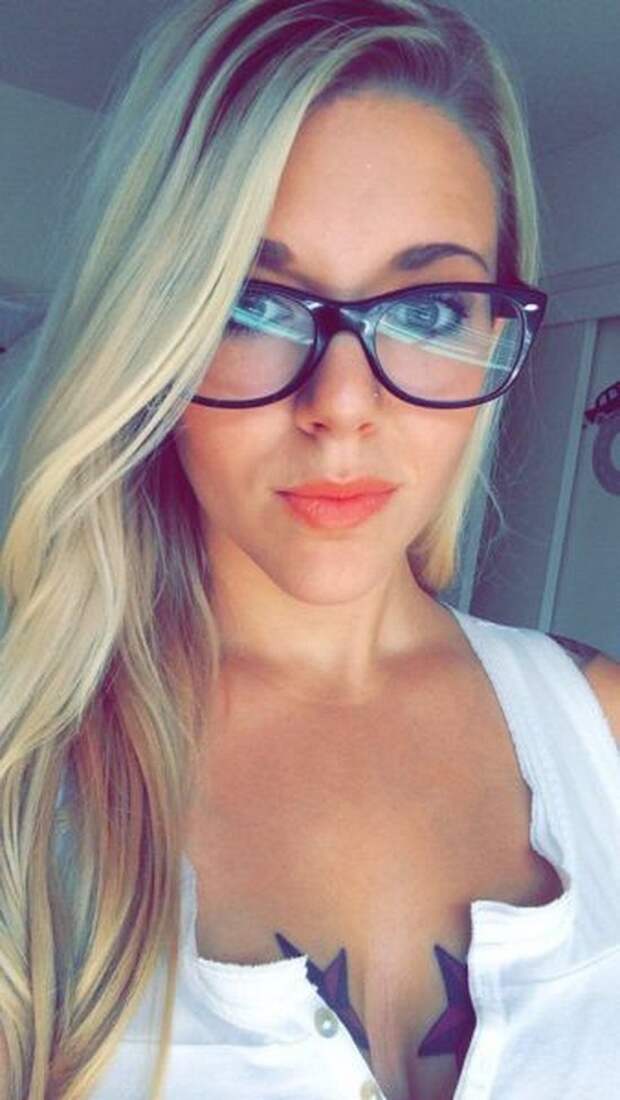I’m loving the girls with glasses look more and more these days (30 Photos) I’m loving the girls with glasses look more and more these days (30 Photos)
