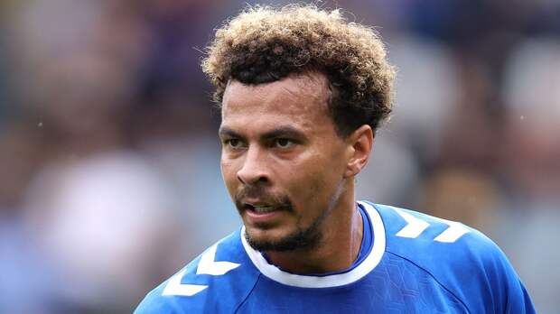 Тренер клуба из четвертого дивизиона Англии разозлился из-за слухов о переходе Деле Алли