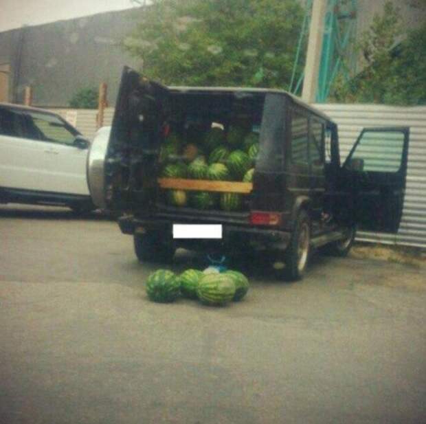 Когда у тебя хорошая тачка, но продолжаешь экономить даже на картошке Когда у тебя хорошая тачка, но продолжаешь экономить даже на картошке