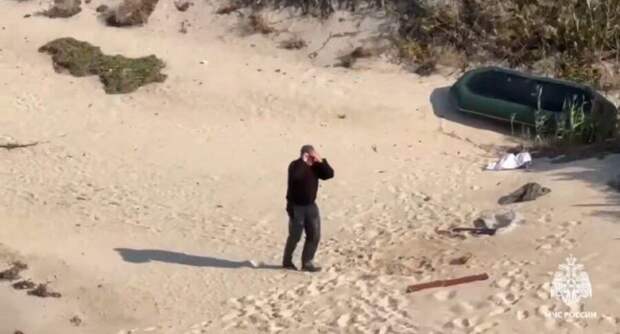 Рыбака из Приморья унесло в открытое море на резиновой лодке