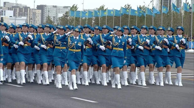 Казахстан должен ввести войска на территорию России – Иксанов 