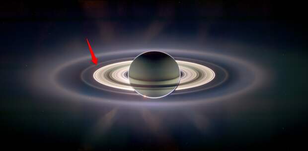Здесь Земля, кажется, исчезает в блестящем сиянии гигантских ледяных колец Сатурна.   земля, космос, красота