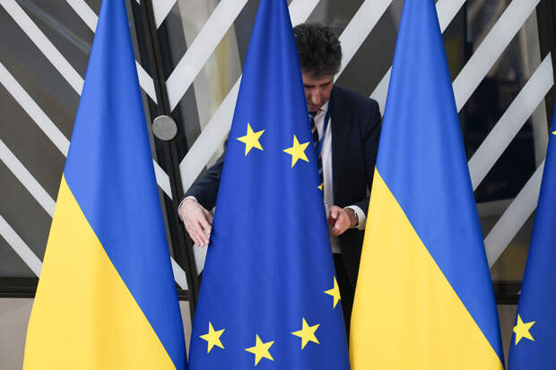 Politico: отношения Украины с ЕС находятся на самом низком уровне с начала СВО