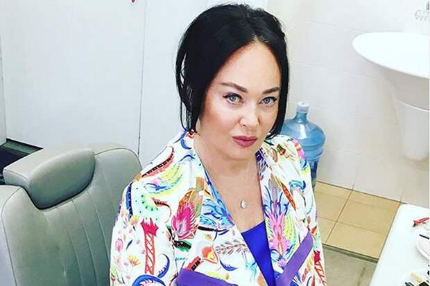 Ведущая популярного шоу "Давай поженимся" на Первом канале отметила, что ей комфортно в ее теле, в ее возрасте и с новым цветом волос
