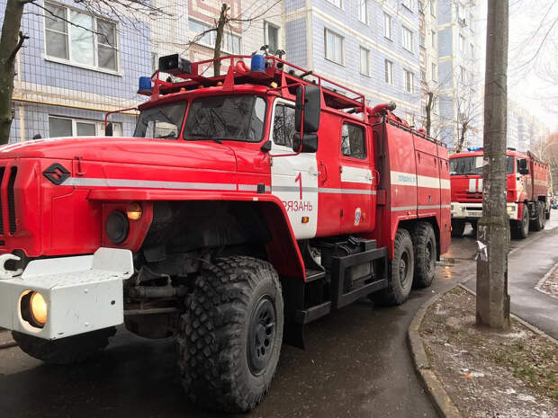 Пожар на улице Есенина в Рязани потушили