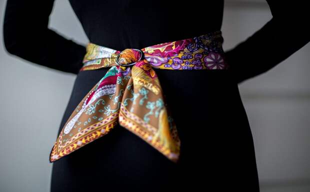 Шелковые платки: лучшие, стильные и простые способ их носить Шелковые платки: лучшие, стильные и простые способ их носить