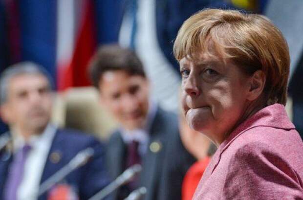 Трамп назвал причину, по которой не пожал руку Меркель