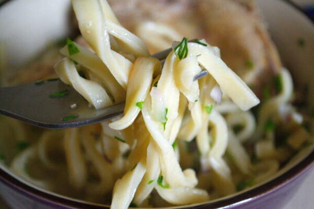 Это значит, курица отдала все свои питательные вещества и вкус в полной мере. Очень ароматное и очень простое блюдо получается. Обязательно приготовьте!