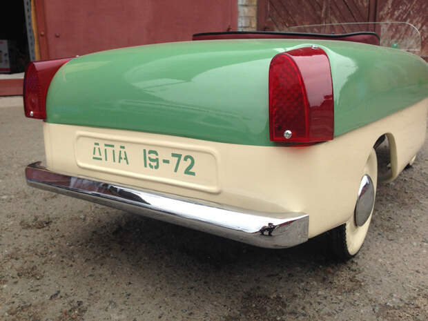 Вторая жизнь педальной машины "Радуга" игрушки, реставрация, drive2, радуга, длиннопост